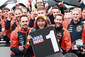 Moto3 Valencia: Can Öncü gelingt beim WM-Debüt Sensationssieg