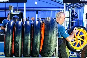 MotoGP, 2023'ten itibaren yarışlara yalnızca iki farklı lastik hamur getirecek