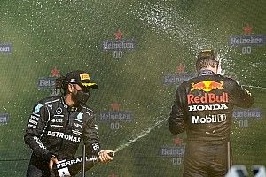 Hamilton admite que Red Bull fue "demasiado rápido" para Mercedes