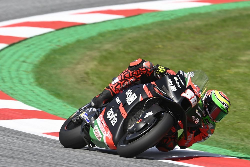 Savadori manda en una FP2 con pista mojada en Estiria