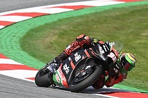 MotoGPスティリアFP2:アプリリアのサヴァドーリがトップタイムをマーク。中上、雨のFP2は17番手