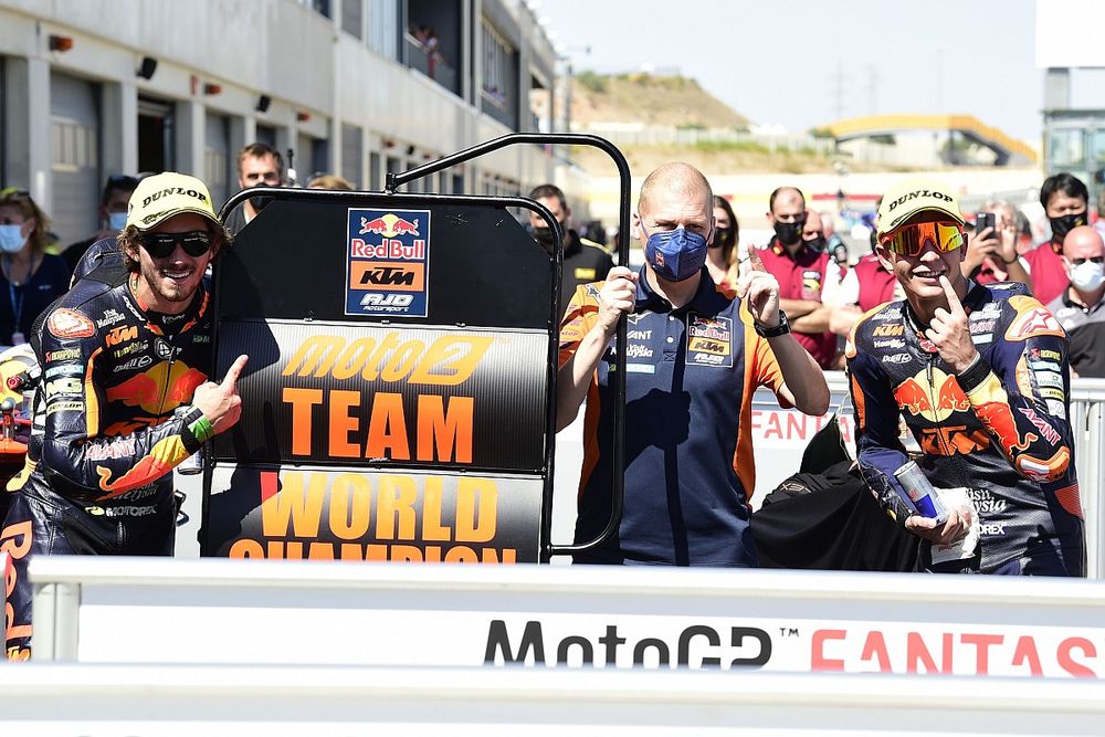 Red Bull KTM Ajo Sapu Bersih Gelar Juara Dunia Tim Moto2-Moto3