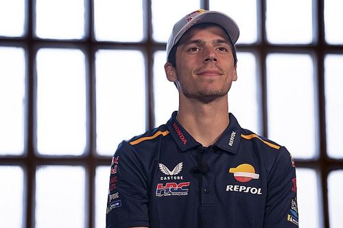 Joan Mir se estrena vestido con los colores de Repsol Honda