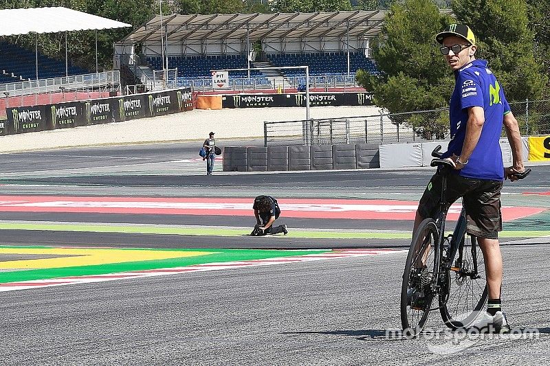 Los pilotos, preocupados por el estado del asfalto de Montmeló
