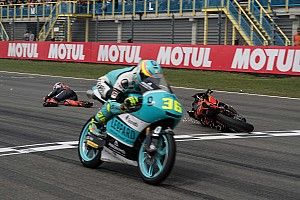 GALERI: Chicane banyak telan korban, Moto3 Assen berakhir dramatis