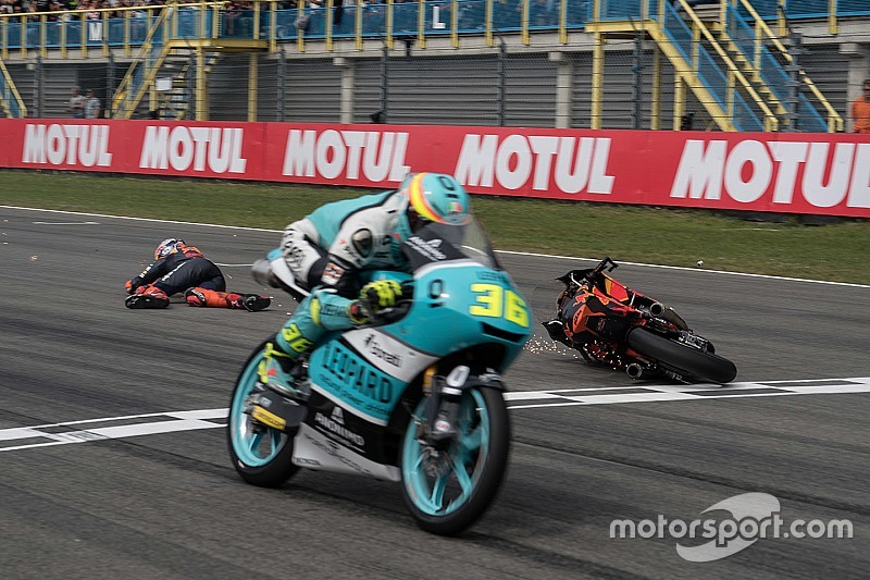 В MotoGP разрешили гонщикам финишировать отдельно от мотоциклов