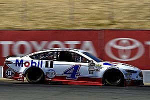 Em "casa", Harvick quebra jejum e vence pela 1ª vez em 2017