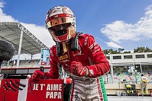 Leclerc en pole : "Je suis sûr que là-haut, mon père sourit"