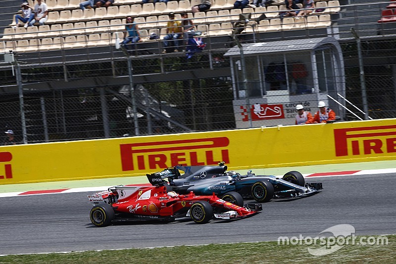 Vettel nagyon necces előzése: ott a hinta, ott a hinta! (VIDEÓ)