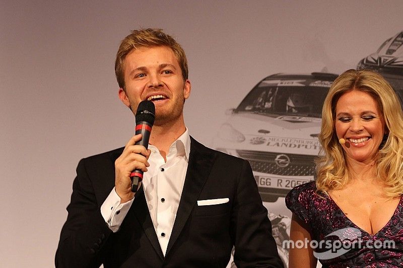 Rosberg: "La vida es algo más que correr dando vueltas"