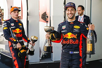Webber a Ricciardo: "Vuoi potere contrattuale? Batti Verstappen!"