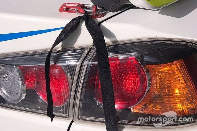 Melegari perde il papà, Tibor Érdi Jr. lista a lutto la sua Mitsubishi a Roma