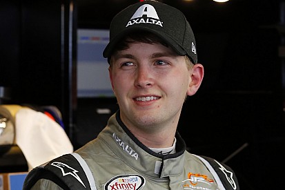 Byron conta com azar de Bell e vence pela 1ª vez na Xfinity