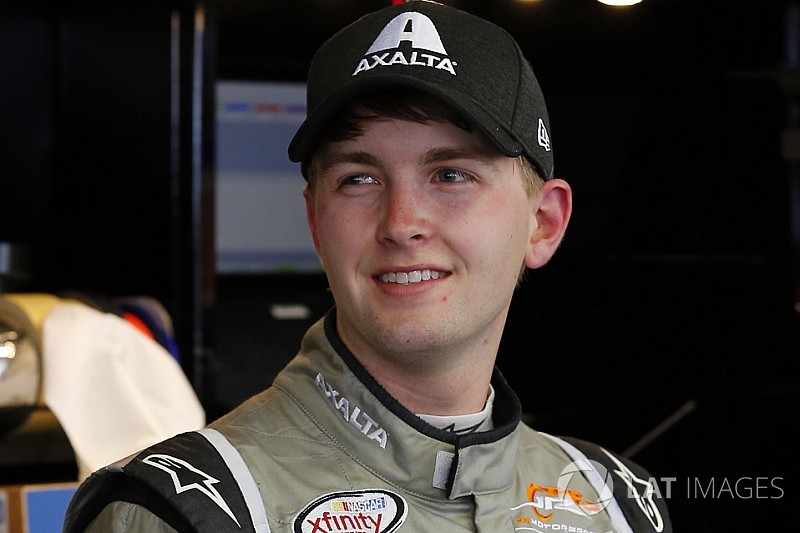 Byron conta com azar de Bell e vence pela 1ª vez na Xfinity