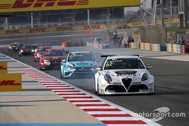 TCR 2017 in Sakhir: Siege für Roberto Colciago und Dusan Borkovic