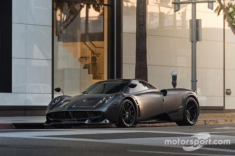 Pagani, all’asta una Huayra Tempesta