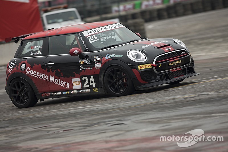 Motor Show, Mini Challenge: neanche la pioggia frena Zarpellon