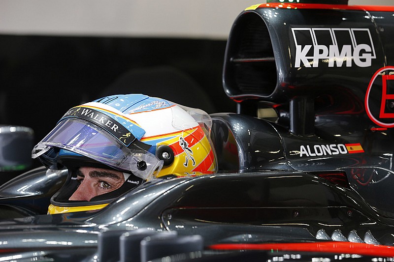 Amikor Alonso autója majdnem súlyos sérülést okozott Räikkönennek