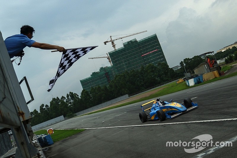 2016F4珠海站第一回合:刘凯夺冠 艾宸骏刘文龙退赛