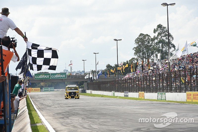 Felipe Giaffone vence em Curitiba e dispara na Fórmula Truck