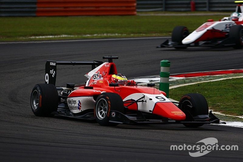 Sepang GP3: Dennis wins Race 2, Leclerc edges closer to title