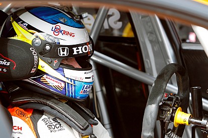 Rockingham BTCC: Shedden clinches pole in treacherous conditions