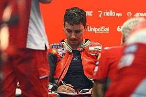 Дорогой чемпион. Почему Лоренсо рискует остаться без места в MotoGP