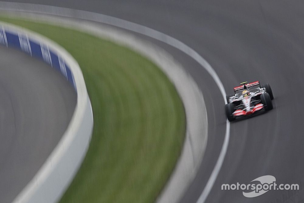 Lewis Hamilton, McLaren MP4-22