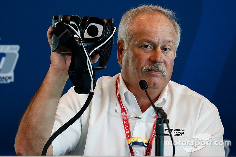 Гонщиков IndyCar начали тестировать с помощью странных очков. Зачем?