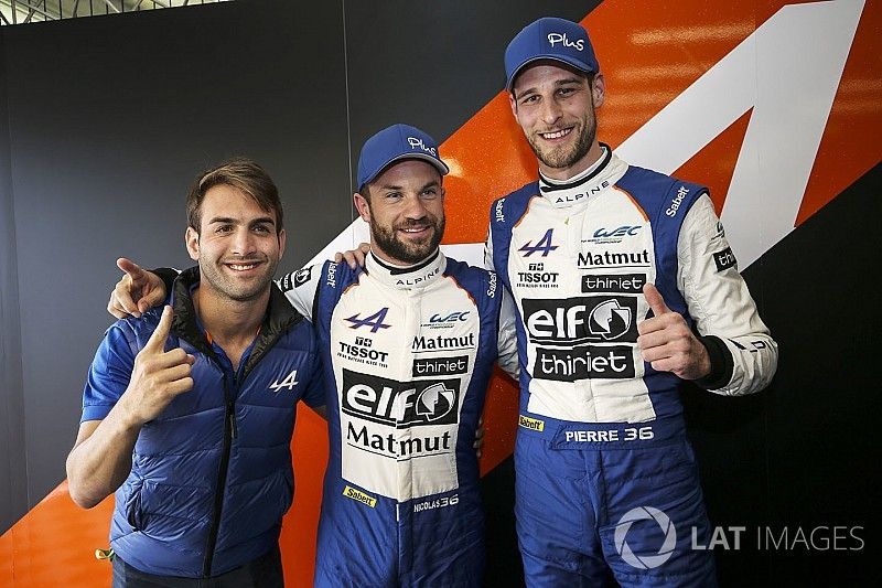 LMP2 pole sitters #36 Signatech Alpine Matmut Alpine A470: Nicolas Lapierre, Andre Negrao, Pierre Thiriet