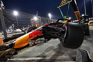 Гонщики с моторами Renault удивились объяснению аварии Ферстаппена