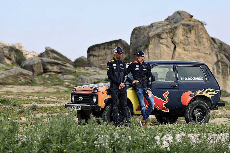 Гонщики Red Bull прокатились на «Ниве»