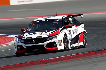 Un ritiro... utile per la nuova Honda Civic Type R TCR a Dubai