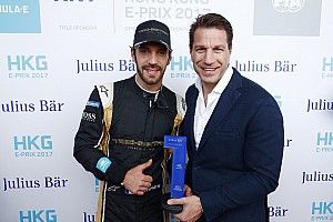 Hong Kong 1: Jean-Éric Vergne sbatte e centra... la pole position!