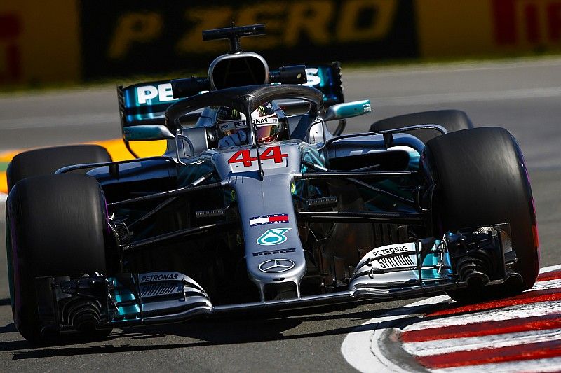 La decisión de Mercedes con los hiperblandos no fue la ideal, dice Hamilton