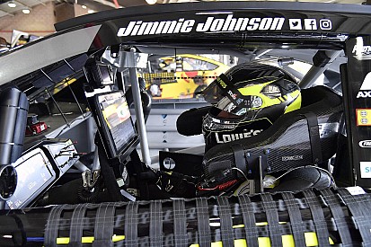 Jimmie Johnson ends top ten drought at Fontana