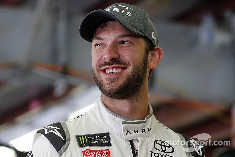 Daniel Suarez festeggia la sua prima pole nella Monster Energy Cup, ma è a tavolino