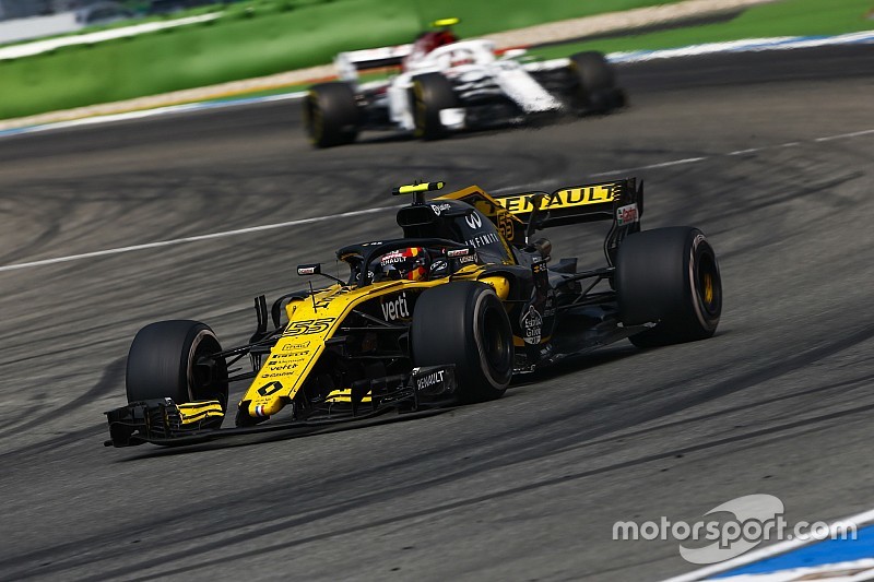 Sainz explains "very strange" safety car incident