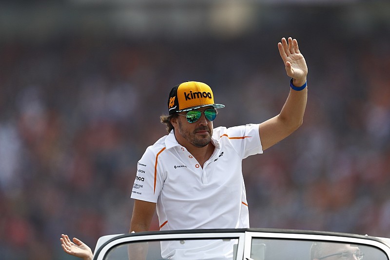Alonso maakt zich niet druk om reglementen: “Ben hier in 2021 niet meer”