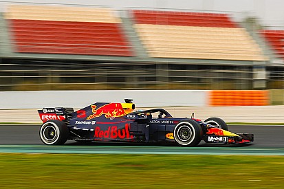 Red Bull, preocupado por el plan para el motor Renault