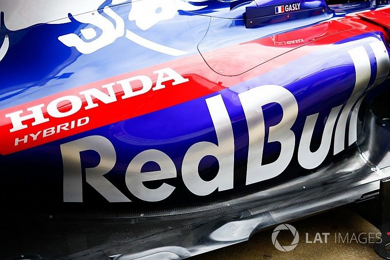 Слухи: итоги тестов убедили Red Bull перейти на моторы Honda
