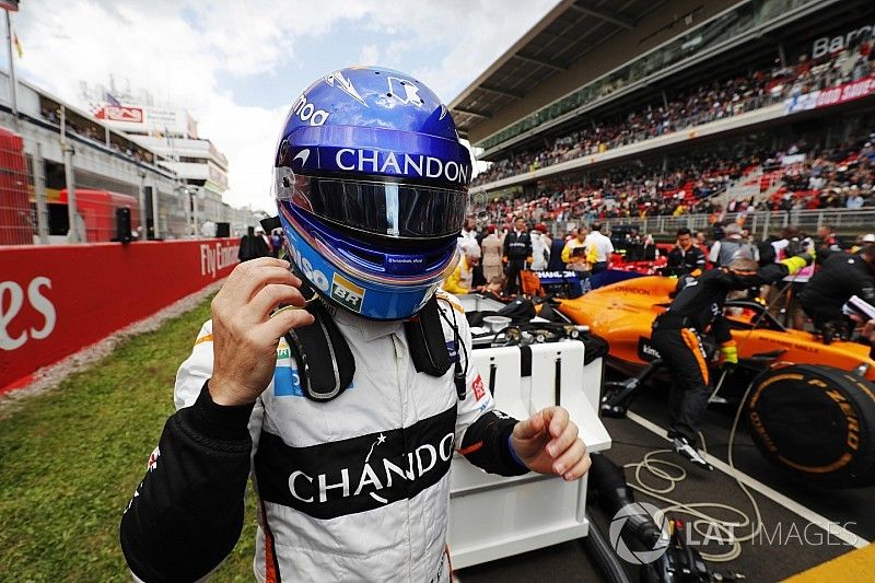 Fernando Alonso, McLaren, en la parrilla