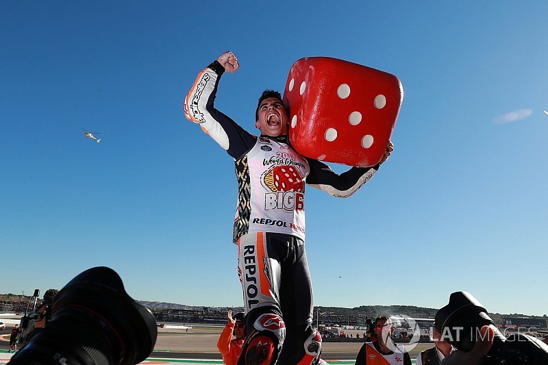 Dovizioso chute, Márquez remporte le titre MotoGP 2017 !