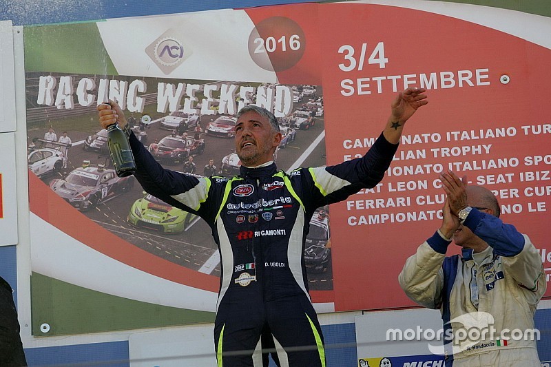 Uboldi regola Margelli e centra il successo in Gara 1 a Vallelunga