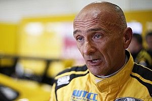 Tarquini reveals he had re-signed with Lada for 2017