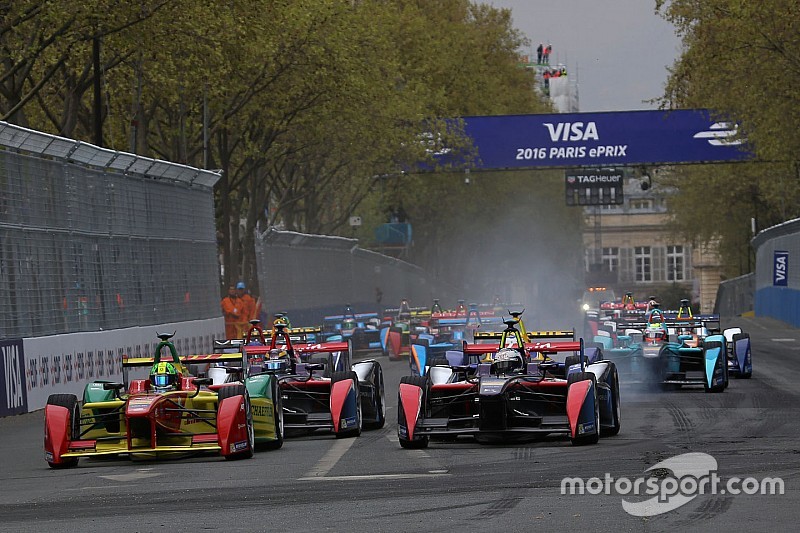 ディ・グラッシが2連勝。初のパリ市街地レース制圧:FE第7戦パリePrix決勝