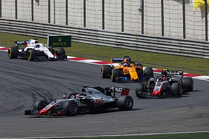 Steiner: "Magnussen si adatta meglio ai problemi rispetto a Grosjean"