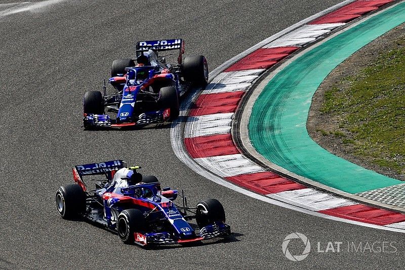 Pierre Gasly, Scuderia Toro Rosso STR13, Brendon Hartley, Scuderia Toro Rosso STR13