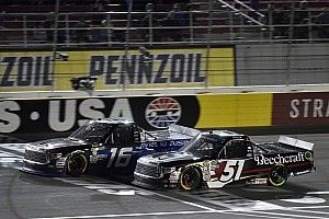 Brett Moffitt on lapped trucks: "Half of them can't" race