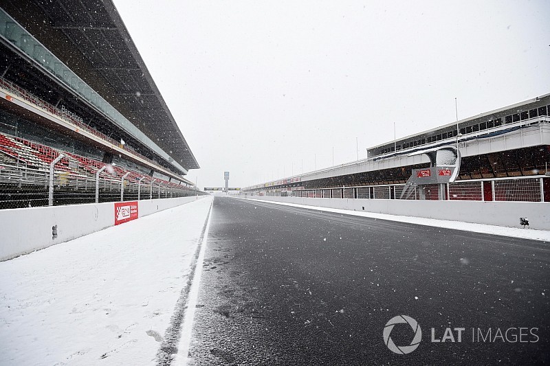 雪で"失われた"テスト3日目。フェラーリ「作業を行う理由がなかった」